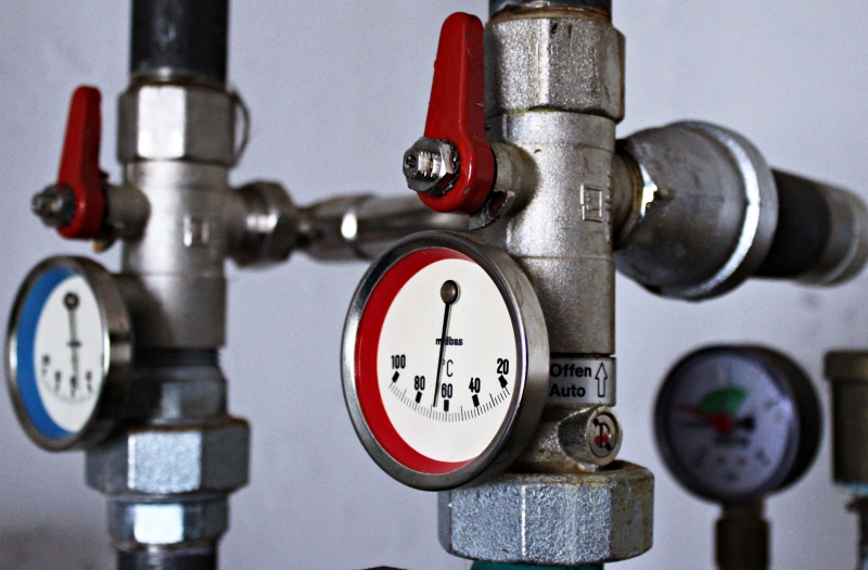 plombier-REGUSSE-min_heating-463904