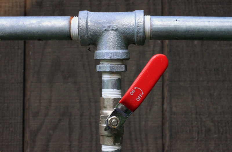 plombier-REGUSSE-min_water-open-house-bicycle-red-vehicle-611604-pxhere.com